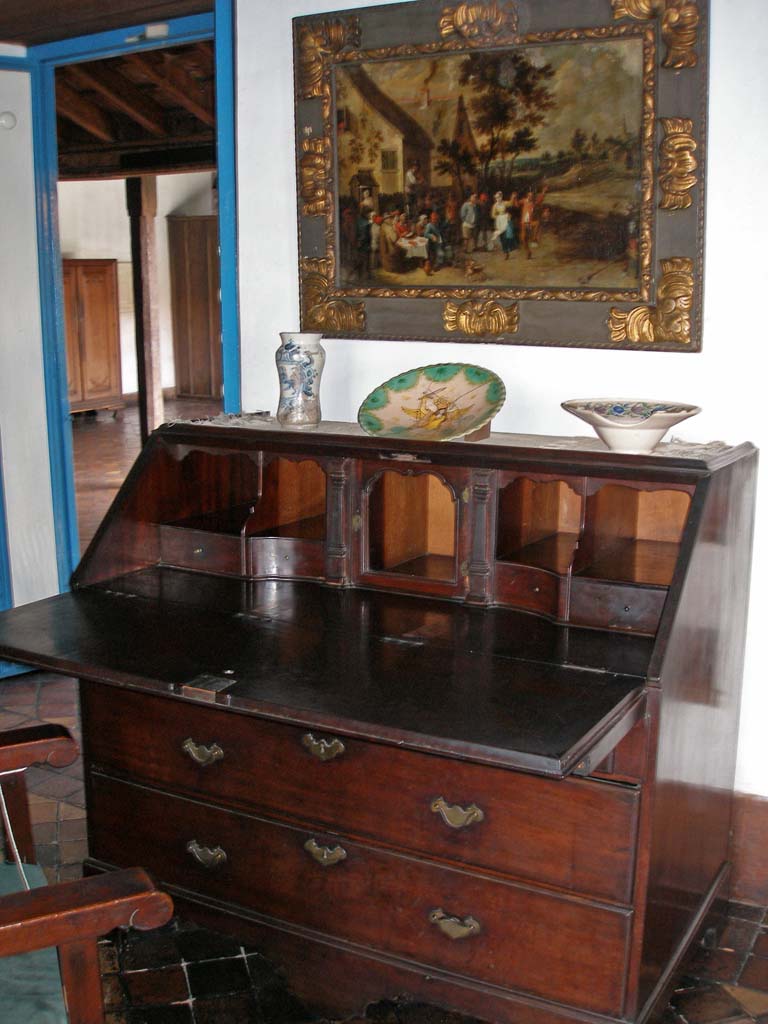 A fine English period bureau.